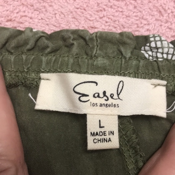 EASEL Women’s Peasant Style Top Green with White Hearts Sz L Ruffle bell sleeve - Picture 9 of 10
